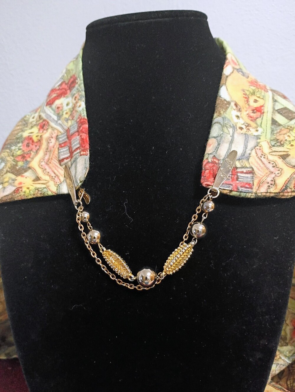 Vintage Silver Toned Sweater Clips Double Chain